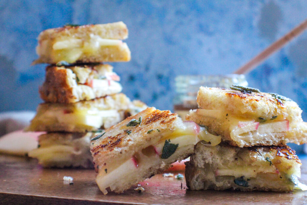 mini grilled cheese appetizers